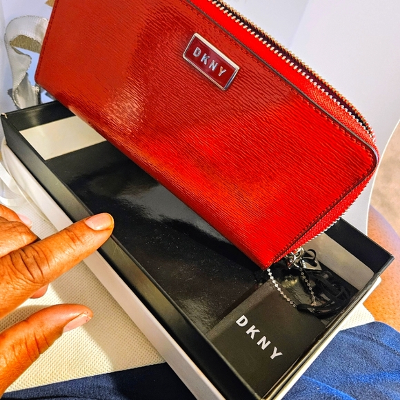 [NWT] DKNY Women's Wallet - Picture 1 of 16